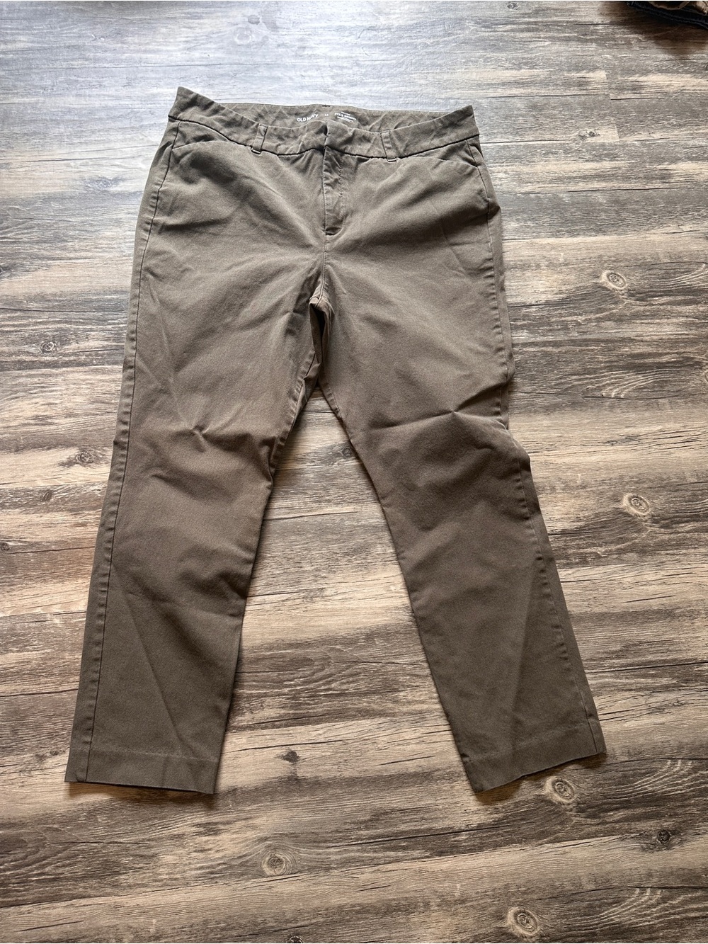 Old Navy Women's Skinny Pants in Olive pixie
